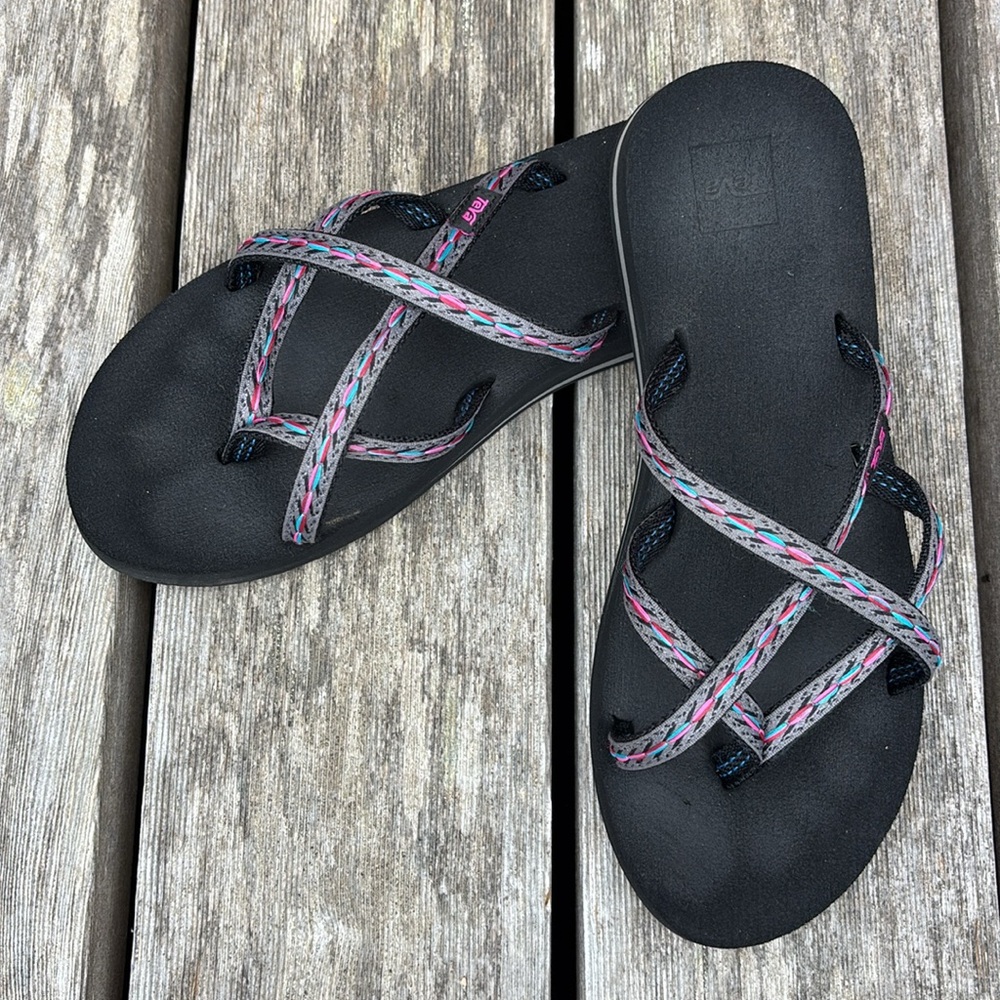 Teva Olowahu Flip-Flops